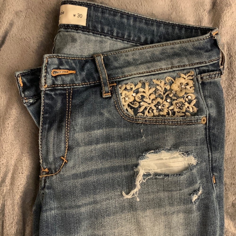 Abercrombie Fitch Distressed Beaded Women Jeans Size 30